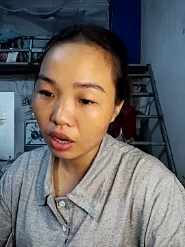 Snapshot of pusi_xinh chatting on 10.19.25 pusi xinh online show from 10.19.25