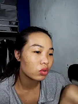 Snapshot of pusi_xinh chatting on 10.20.25 pusi xinh online show from 10.20.25