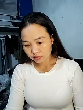 Snapshot of pusi_xinh chatting on 10.21.25 pusi xinh online show from 10.21.25