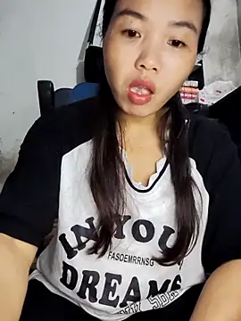 Snapshot of pusi_xinh chatting on 10.22.25 pusi xinh online show from 10.22.25