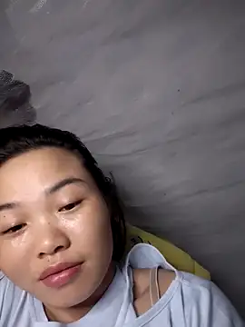 Snapshot of pusi_xinh chatting on 10.23.25 pusi xinh online show from 10.23.25