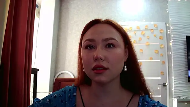 Snapshot of LolaMint_ chatting on 10.20.25 LolaMint  online show from 10.20.25