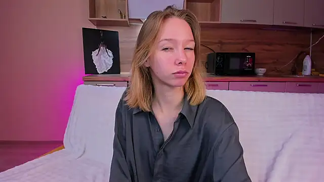 LilyVoise online show from 10.14.25