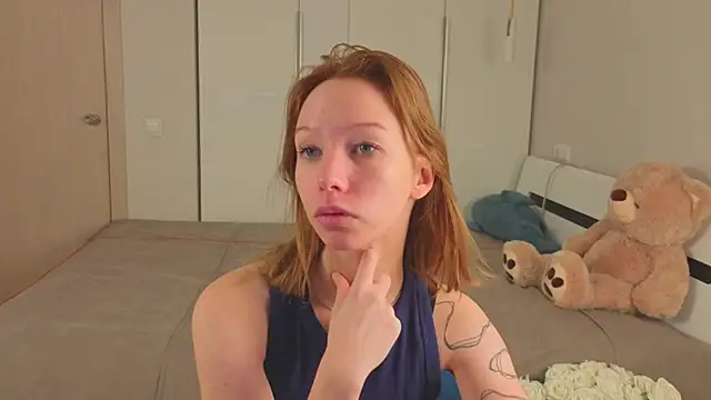 LilyVoise online show from 11.04.25