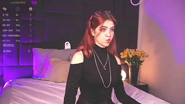 Snapshot of SabrinaCutie chatting on 10.26.25 SabrinaCutie online show from 10.26.25