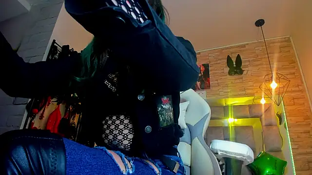 Evangelinejoness  online show from 03.31.26