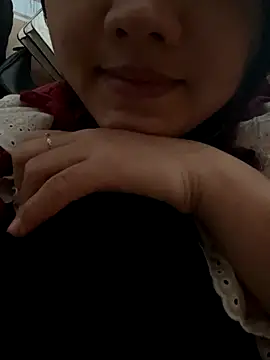 Snapshot of anne_baby2k chatting on 10.27.25 anne baby2k online show from 10.27.25