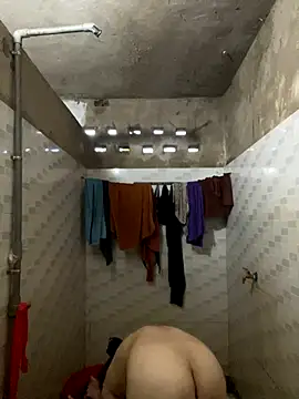 Snapshot of anne_baby2k chatting on 10.28.25 anne baby2k online show from 10.28.25