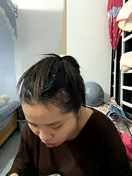 Snapshot of anne_baby2k chatting on 10.29.25 anne baby2k online show from 10.29.25