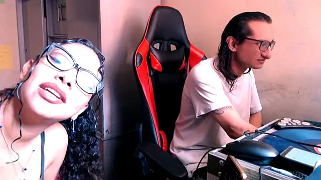 Snapshot of DreamTeachFlame chatting on 10.15.25 DreamTeachFlame online show from 10.15.25