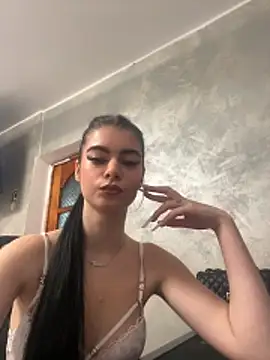 MissHerra2 online show from 11.28.25