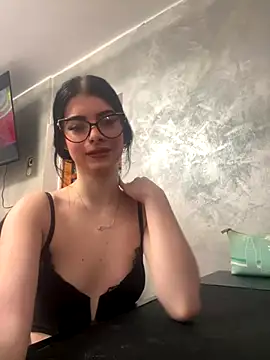 MissHerra2 online show from 12.05.25