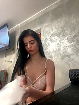 MissHerra2 online show from 12.15.25