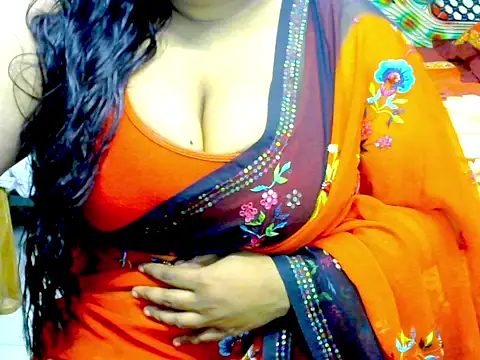 Snapshot of MidnightDipannita chatting on 10.10.25 MidnightDipannita online show from 10.10.25