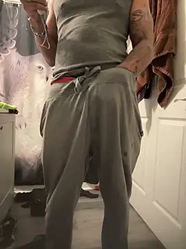 Snapshot of MrDLlongcrippler10inch chatting on 10.24.25 MrDLlongcrippler10inch online show from 10.24.25