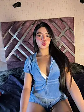 LunaMoore Pink online show from 03.09.26