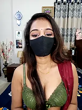 Snapshot of Sexy-jara2 chatting on 10.24.25 Sexy-jara2 online show from 10.24.25