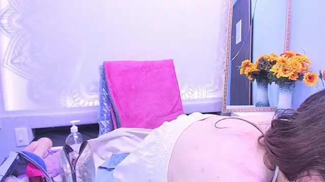 Snapshot of Kylie_Bloom chatting on 02.17.26 Kylie Bloom online show from 02.17.26