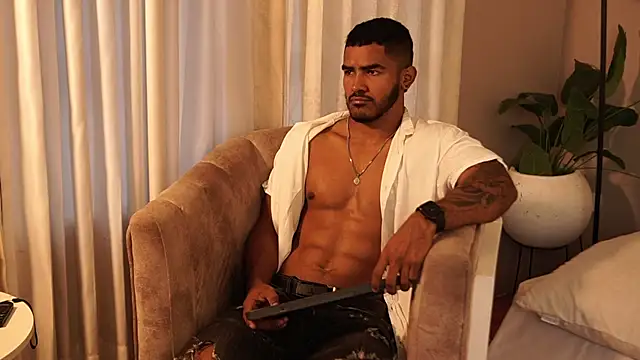 Snapshot of Reik_Vonn chatting on 10.16.25 Reik Vonn online show from 10.16.25