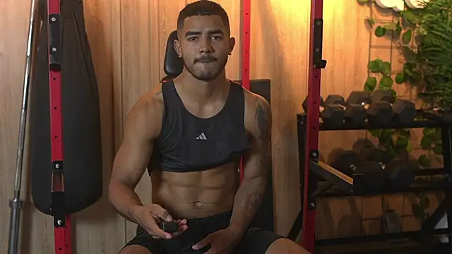 Snapshot of Reik_Vonn chatting on 11.07.25 Reik Vonn online show from 11.07.25