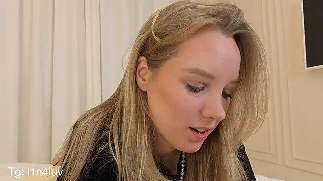 AIicaparkerc online show from 11.13.25