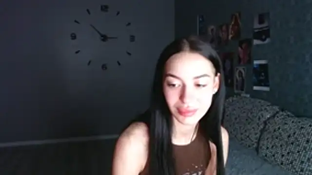 Daphne Darkthorn online show from 10.25.25