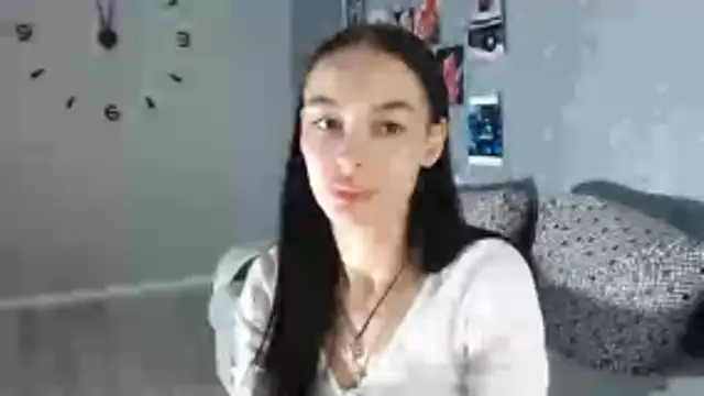 Daphne Darkthorn online show from 10.27.25