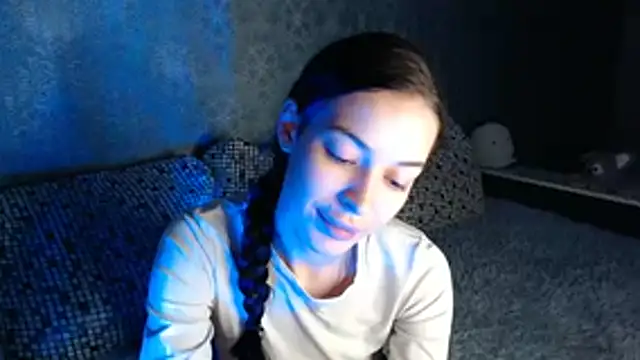 Daphne Darkthorn online show from 11.14.25