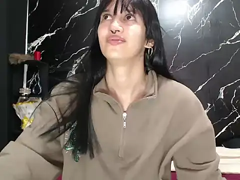 Snapshot of SofiBraum chatting on 10.14.25 SofiBraum online show from 10.14.25