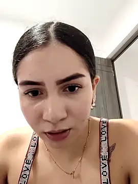 Snapshot of sophia_salazar18 chatting on 10.19.25 sophia salazar18 online show from 10.19.25