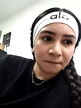 Snapshot of sophia_salazar18 chatting on 10.23.25 sophia salazar18 online show from 10.23.25