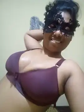 Expose Queen online show from 02.15.26