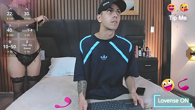 DerryAndIzzy online show from 11.09.25