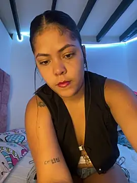 Snapshot of Cataleya_Moretti chatting on 10.13.25 Cataleya Moretti online show from 10.13.25