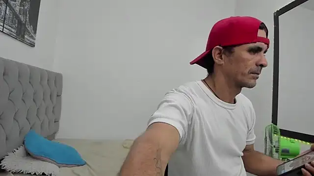 Sofi And Santy online show from 02.28.26