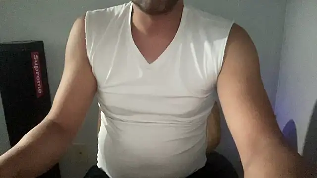 Snapshot of ChillNSpill chatting on 10.30.25 ChillNSpill online show from 10.30.25