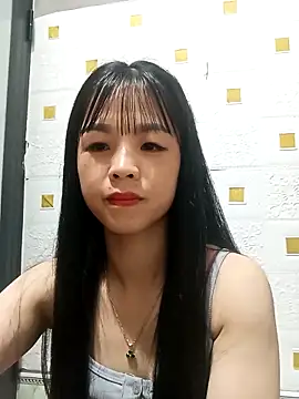 Snapshot of Su_symeo chatting on 10.23.25 Su symeo online show from 10.23.25
