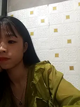 Snapshot of Su_symeo chatting on 10.24.25 Su symeo online show from 10.24.25
