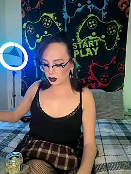 MiniMonroe online show from 11.02.25