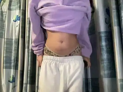 youngriri2 online show from 11.14.25