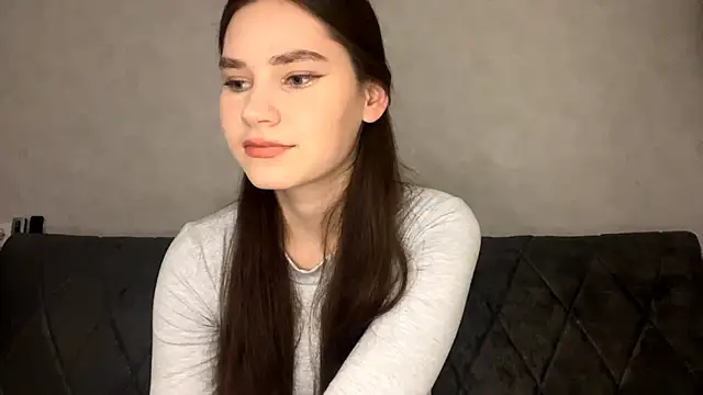 Snapshot of KaseyByczek chatting on 10.24.25 KaseyByczek online show from 10.24.25
