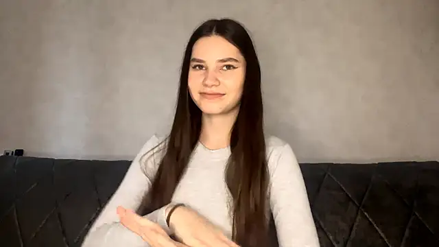 Snapshot of KaseyByczek chatting on 10.25.25 KaseyByczek online show from 10.25.25