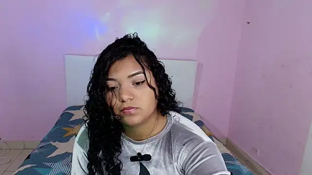 Snapshot of AlissonCurly_ chatting on 10.11.25 AlissonCurly  online show from 10.11.25