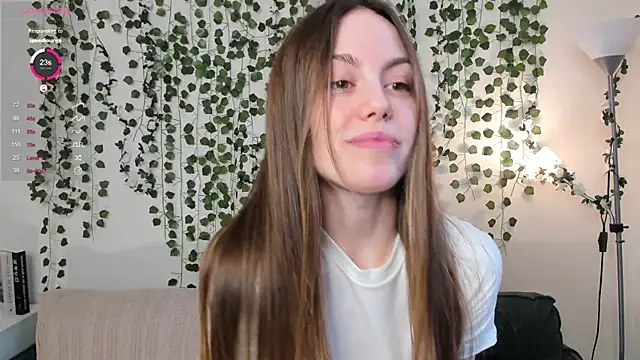 Snapshot of sweet_and_flirt chatting on 10.21.25 sweet and flirt online show from 10.21.25