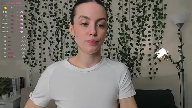 Snapshot of sweet_and_flirt chatting on 10.22.25 sweet and flirt online show from 10.22.25