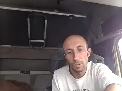 Snapshot of tt47mbt chatting on 10.12.25 tt47mbt online show from 10.12.25