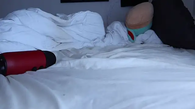 Snapshot of BellaBlueBBW chatting on 01.28.25 BellaBlueBBW online show from 01.28.25