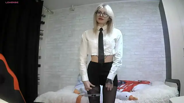 Snapshot of AmeeDelmonace chatting on 10.14.25 AmeeDelmonace online show from 10.14.25