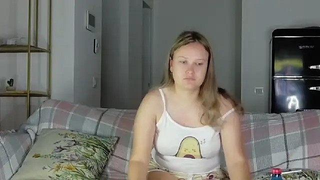 Snapshot of AnnaVyxen chatting on 10.20.25 AnnaVyxen online show from 10.20.25