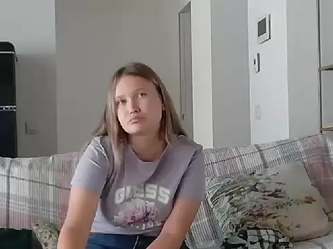 Snapshot of AnnaVyxen chatting on 10.26.25 AnnaVyxen online show from 10.26.25